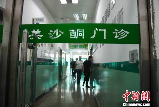 有數(shù)據(jù)顯示，十年來，山西省司法行政戒毒系統(tǒng)累計收治戒毒人員總數(shù)6萬余人。截至目前，在冊強制隔離戒毒人員、自愿戒毒人員、戒毒康復(fù)人員、美沙酮維持治療人員共1.2萬余人。　王建軍 攝