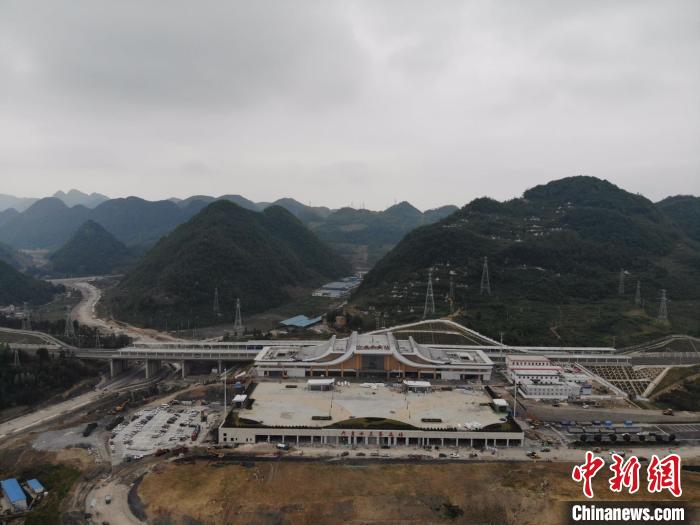 貴州省首條城際高速鐵路——安六鐵路開始聯(lián)調聯(lián)試。中國鐵路成都局集團公司供圖