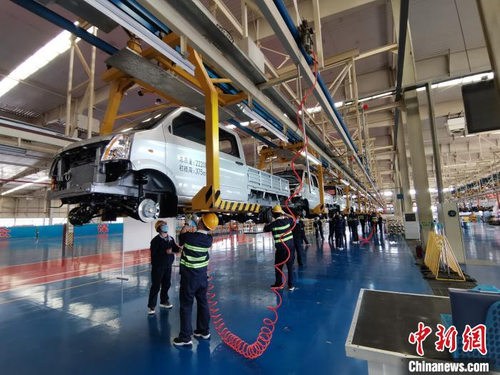 4月初，成功汽車全面復(fù)工復(fù)產(chǎn)。尤其是隨著疫情得到控制，該公司的生產(chǎn)力度也不斷加大?！「唢w 攝
