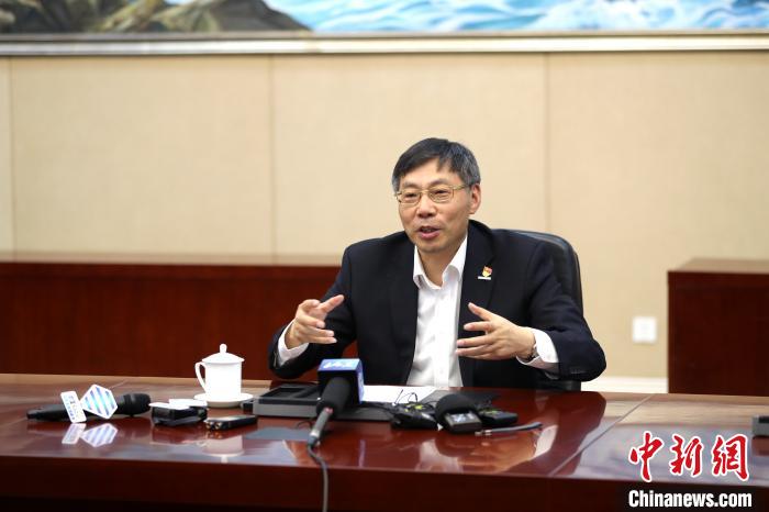 近日，全國人大代表、浪潮集團(tuán)董事長兼CEO孫丕恕接受媒體采訪。浪潮集圖供圖
