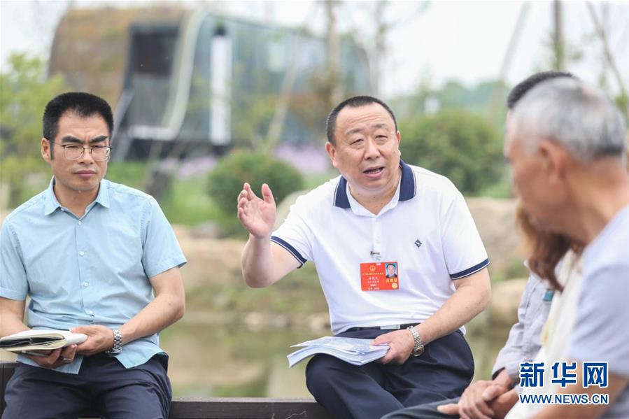 （新華全媒頭條·兩會(huì)精神看落實(shí)·圖文互動(dòng)）（2）整體謀劃、系統(tǒng)升級(jí)、全面提升——落實(shí)全國(guó)兩會(huì)精神織牢織密公共衛(wèi)生防護(hù)網(wǎng)