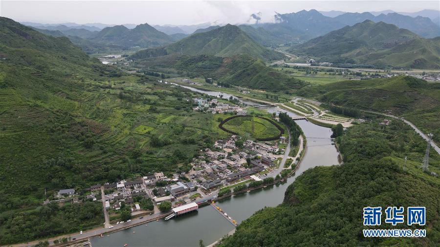 （新華全媒頭條·走向我們的小康生活·圖文互動）（5）長城腳下，小康村串成“珍珠鏈”