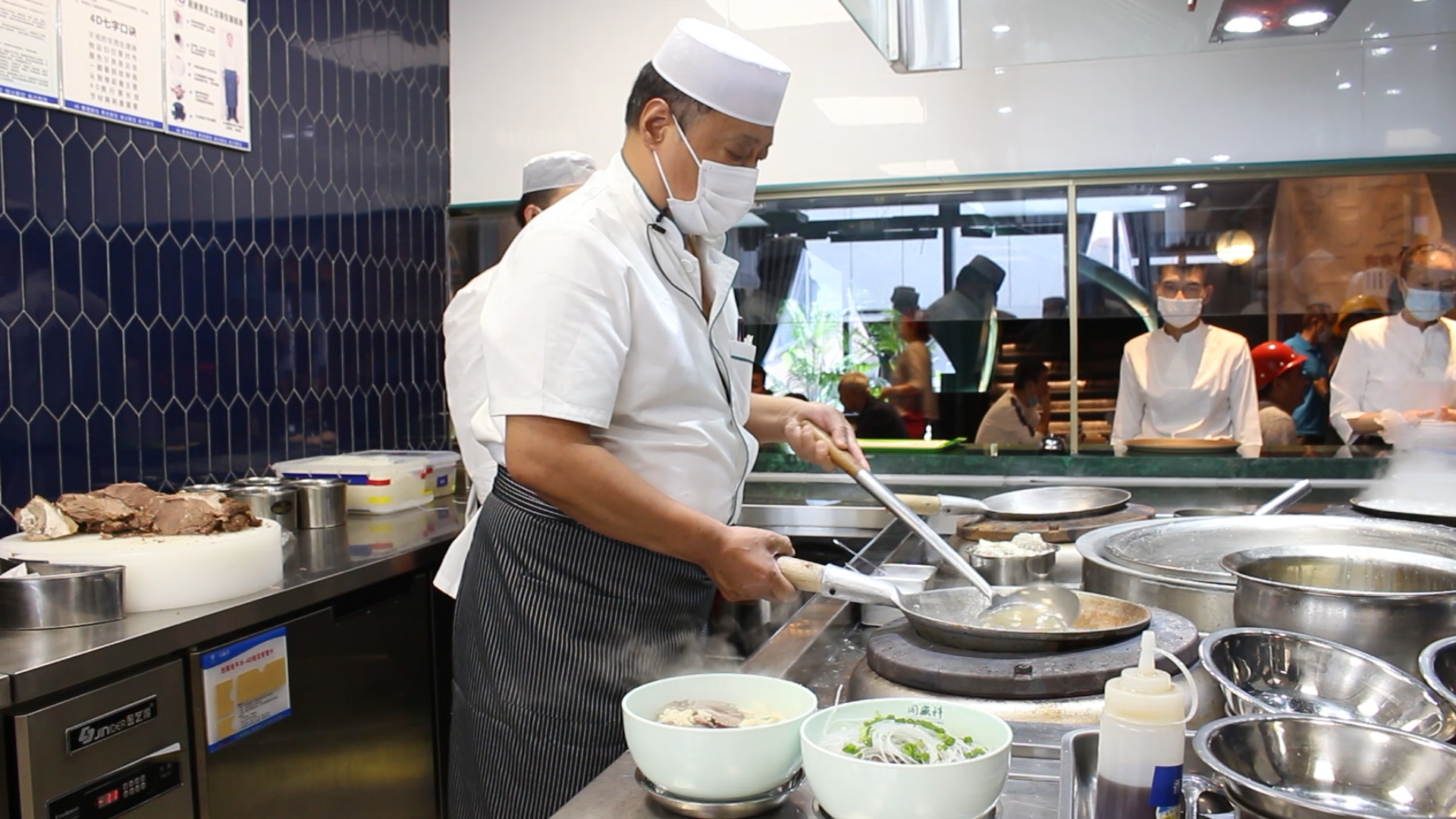 【陜菜大師和他們的拿手菜】烏平：“知足者常樂，食客愛吃我做的牛羊肉泡饃，就是我最大的滿足”_fororder_圖片7